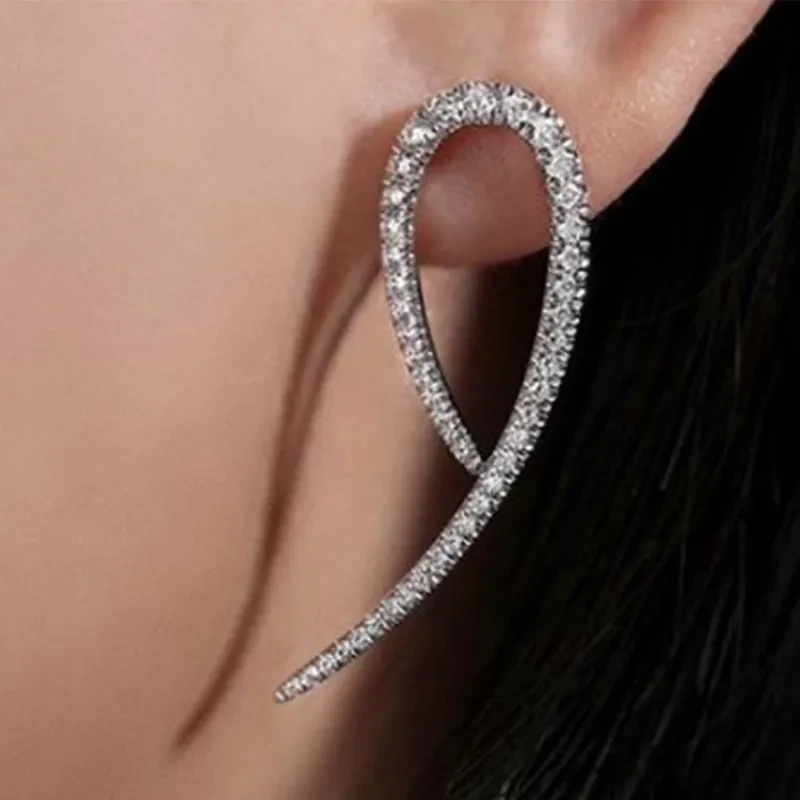 Pendientes de metal con baño de diamantes de nuevo estilo