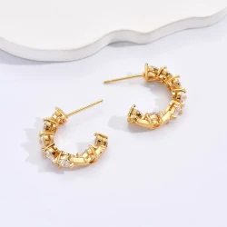 Adorno de clip de oreja de diamantes de imitación simple