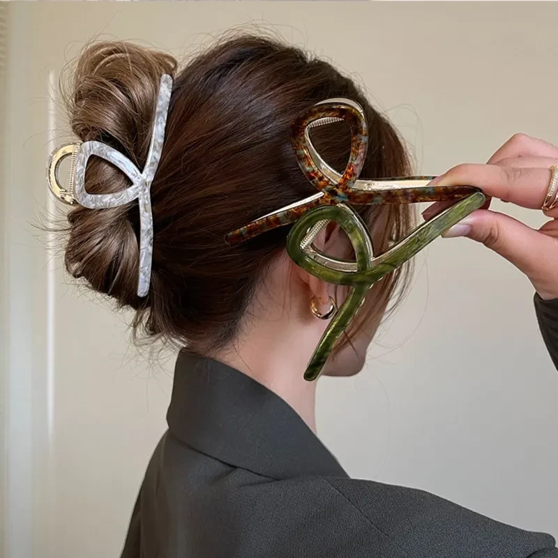 Pinza para el cabello sencilla francesa retro