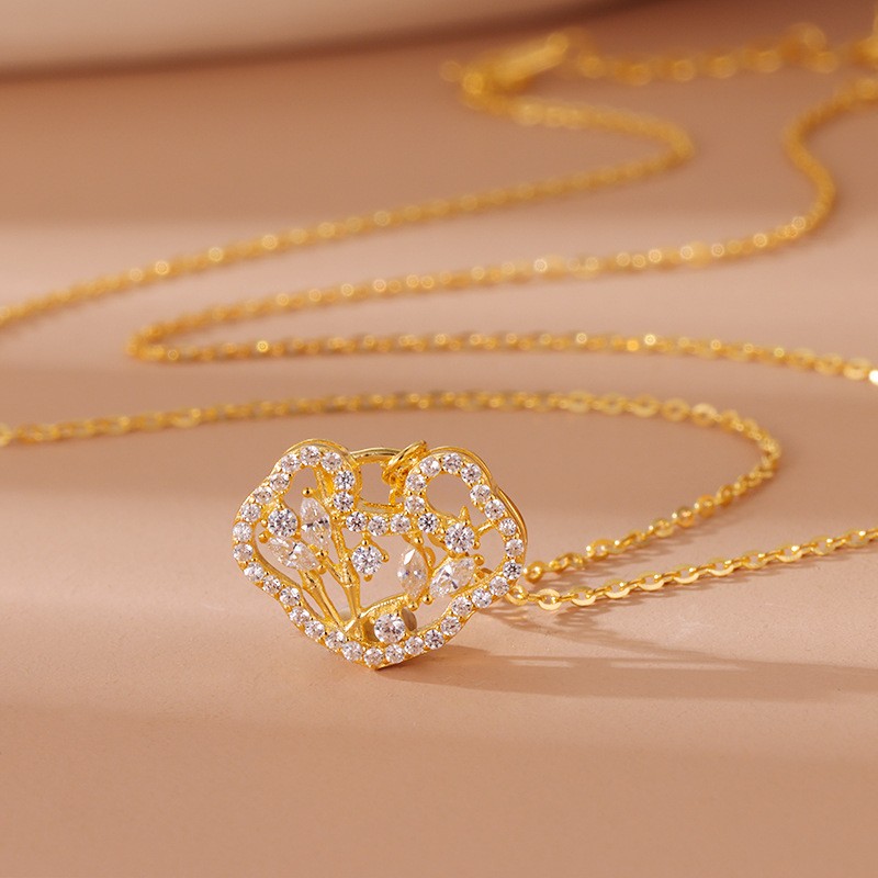 Collar de diamantes de lujo con luz de viento rojo neto