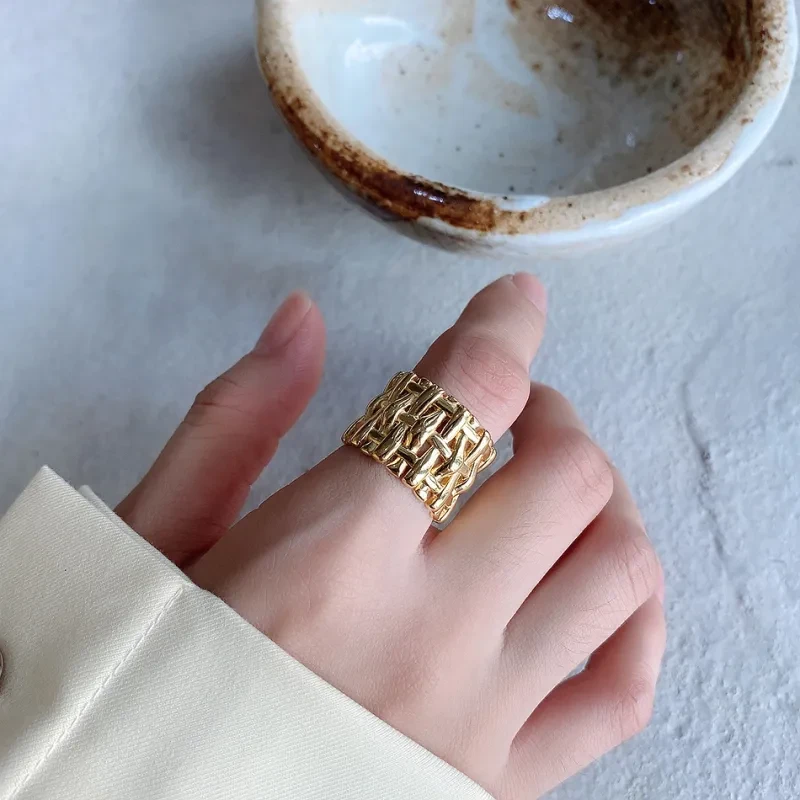 Anillo tejido para mujer con cruz hueca europea y americana