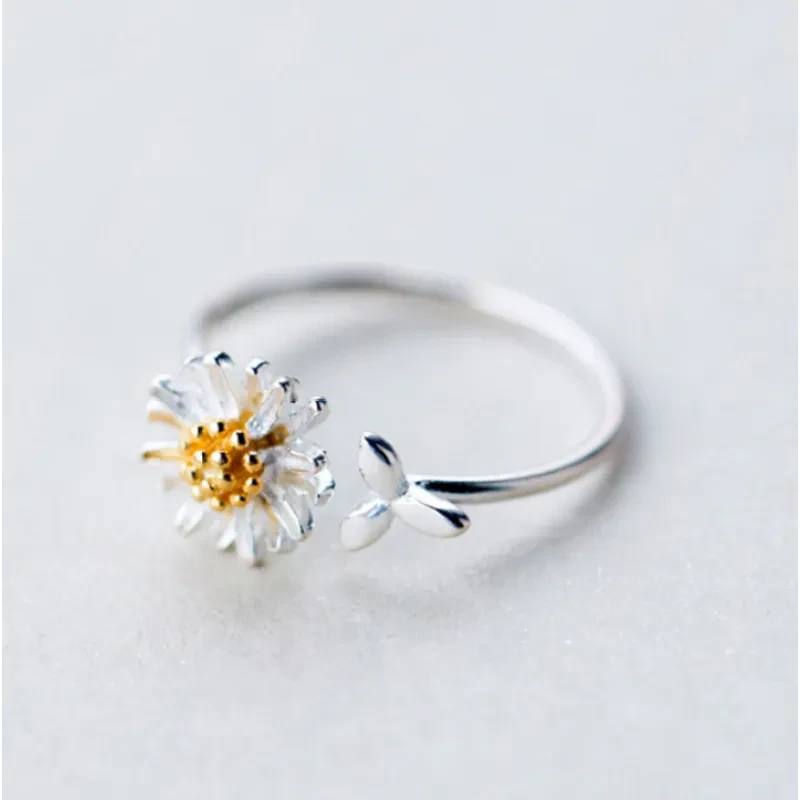 Anillo de hoja pequeña de margarita