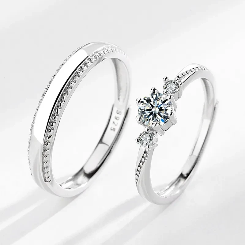 Anillos de pareja con diamantes engastados