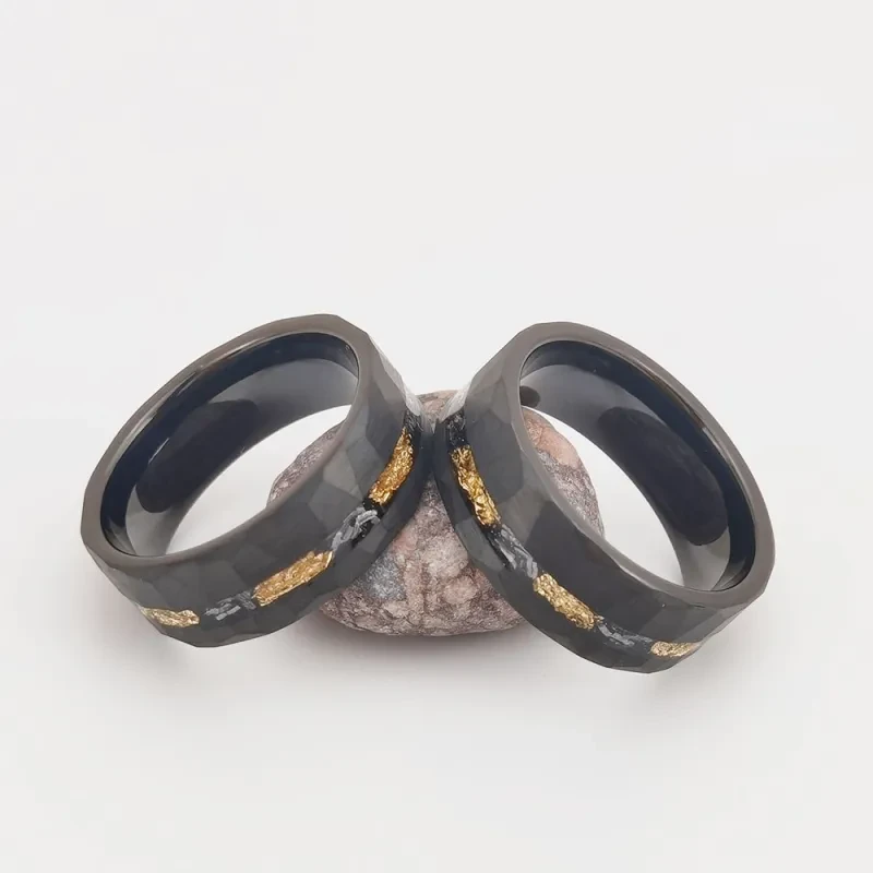 Lote plano de anillos de oro y tungsteno