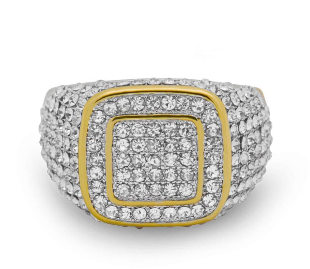 Anillo de circonita con microincrustaciones bañado en oro
