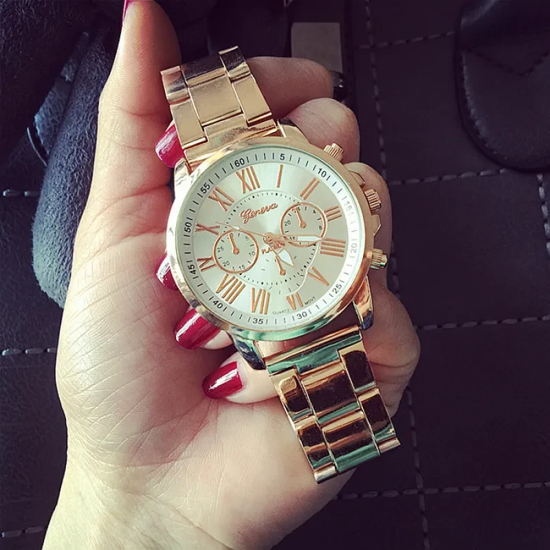 Elegante reloj de cuarzo de aleación para mujer