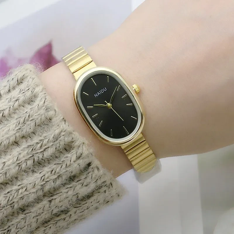 Elegante reloj de mujer con correa ovalada de bambú
