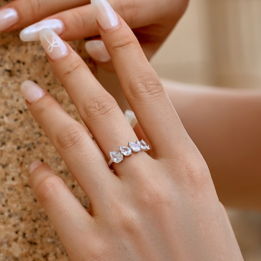 Anillo de plata de ley S925 con diseño de gota de agua en forma de pera