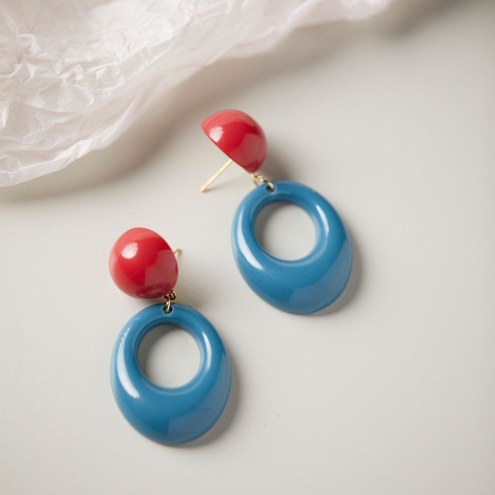 Pendientes circulares con bloques de colores llamativos retro