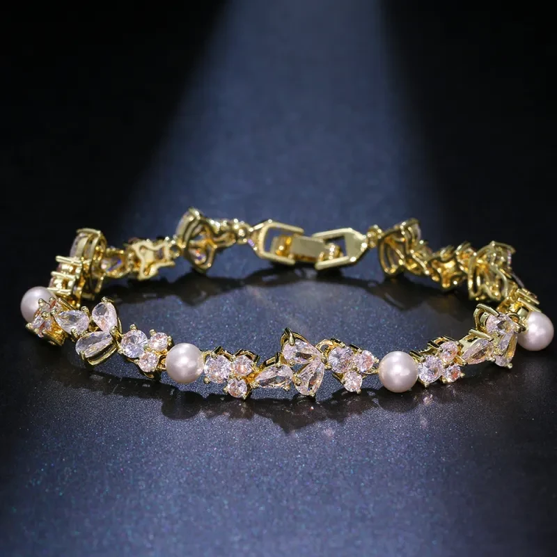 Pulsera de lujo de perlas y circonitas