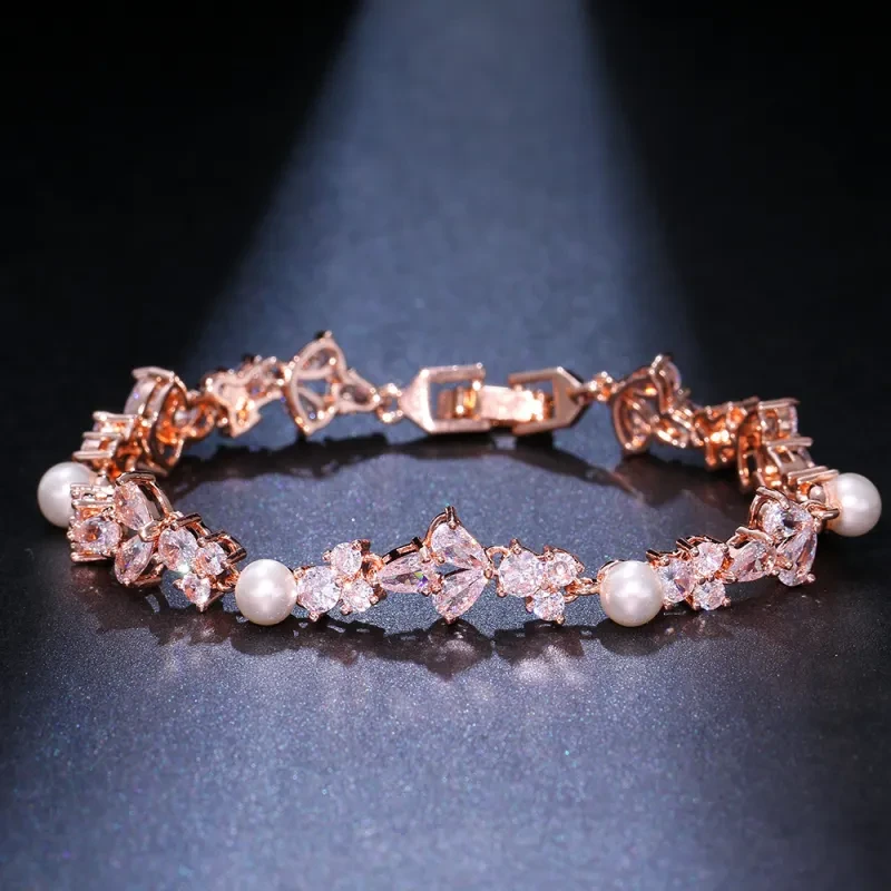 Pulsera de lujo de perlas y circonitas