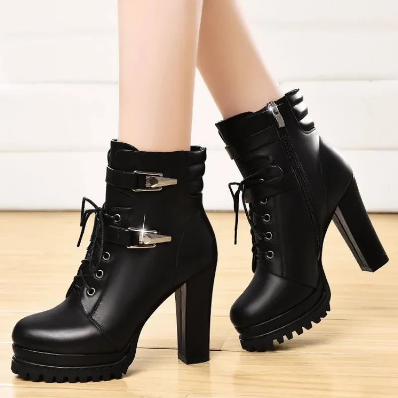 Zapatos de tacón alto británicos para mujer