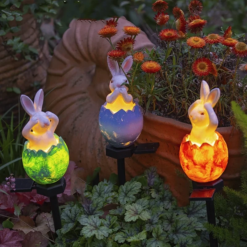 Luz de césped de conejo de concha rota de PascuaLuz de césped de conejo de concha rota de Pascua
