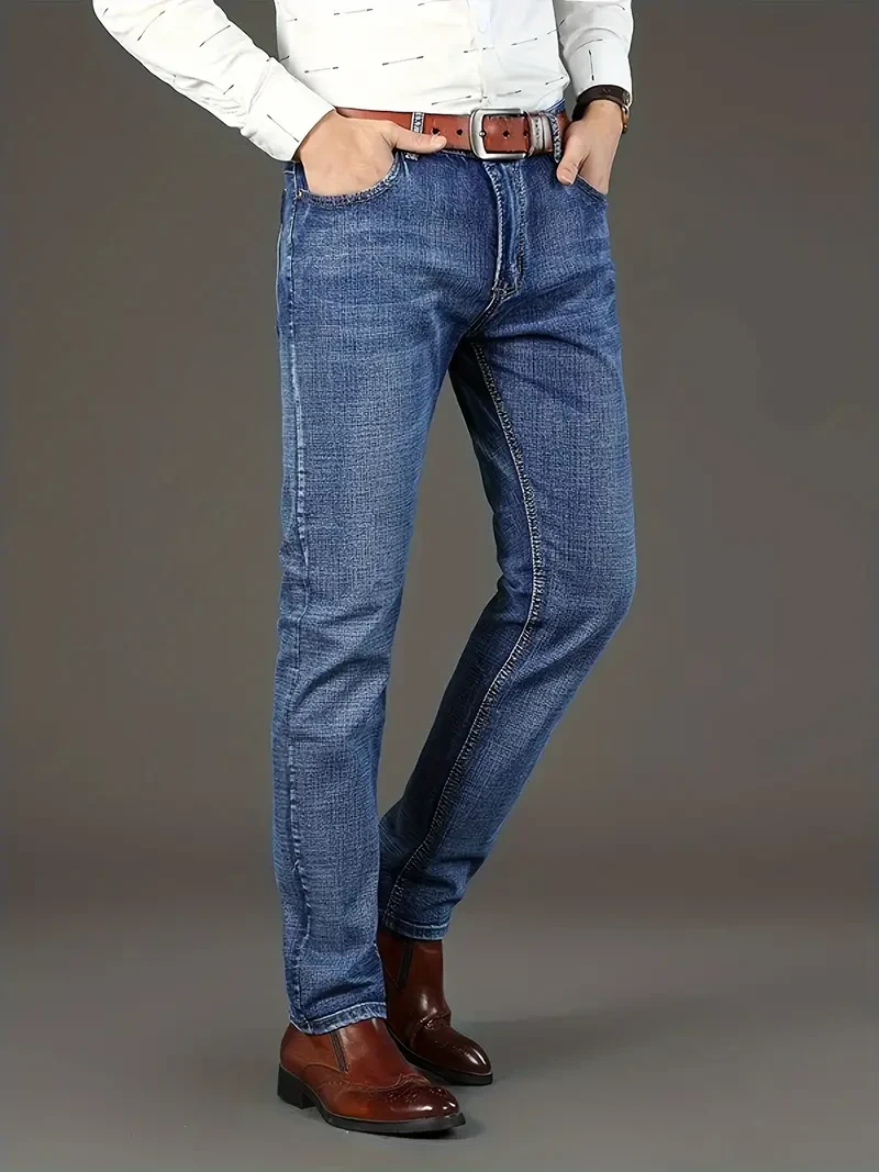 Vaqueros lisos para hombre: estilo ejecutivo ligero, ligeramente elásticos, pierna recta.