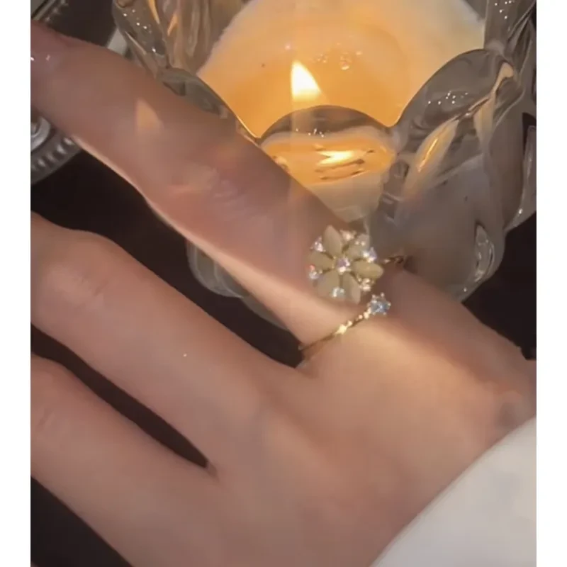Anillo de flores de moda para damas