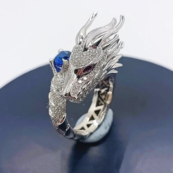 Anillo de dragón de plata hecho a mano