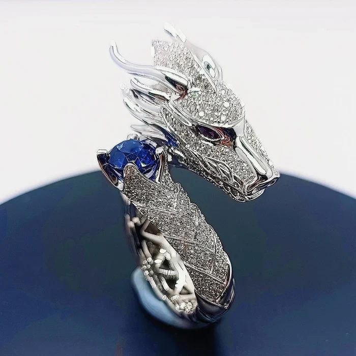 Anillo de dragón de plata hecho a mano