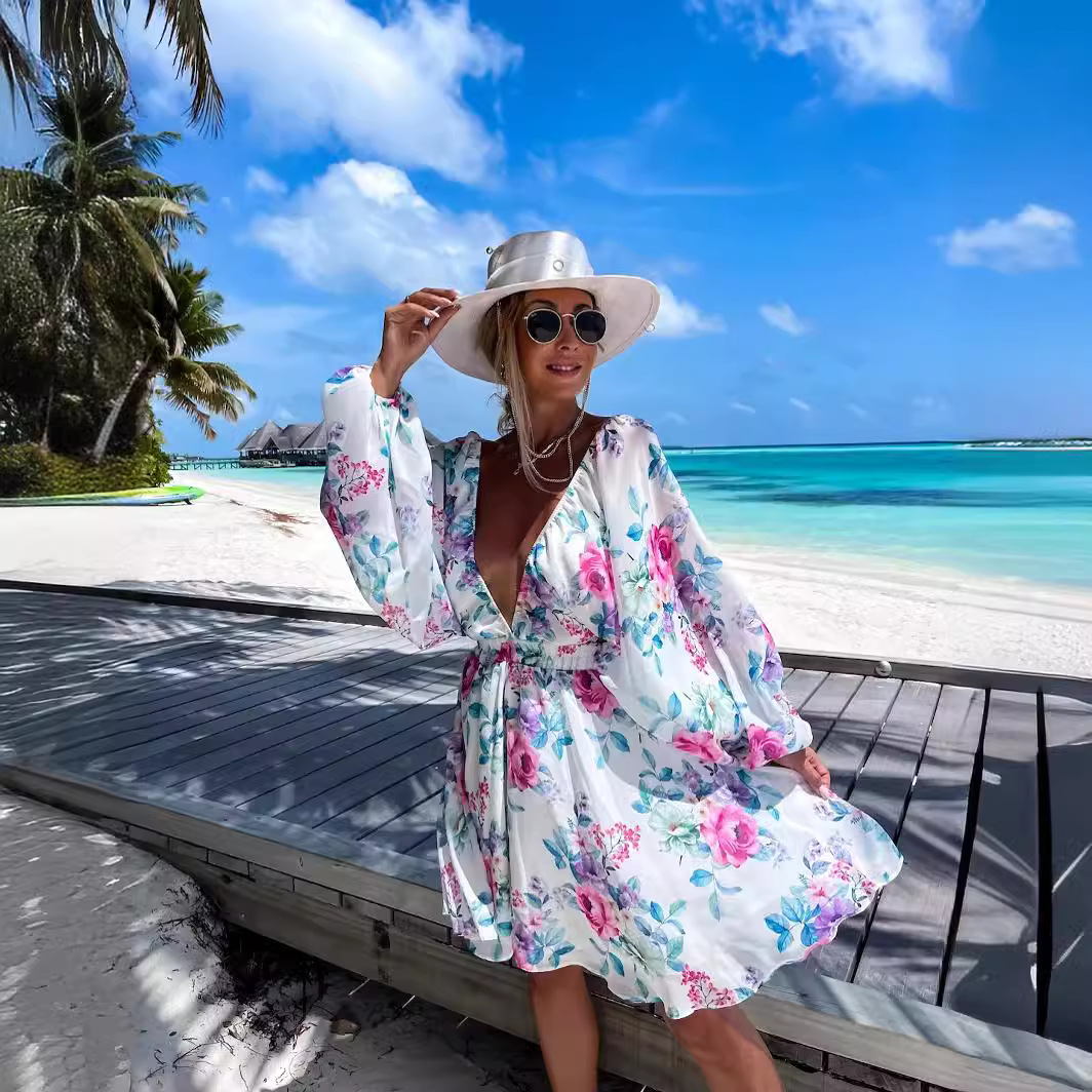 Vestido de gasa con estampado floral y mangas largas con costuras