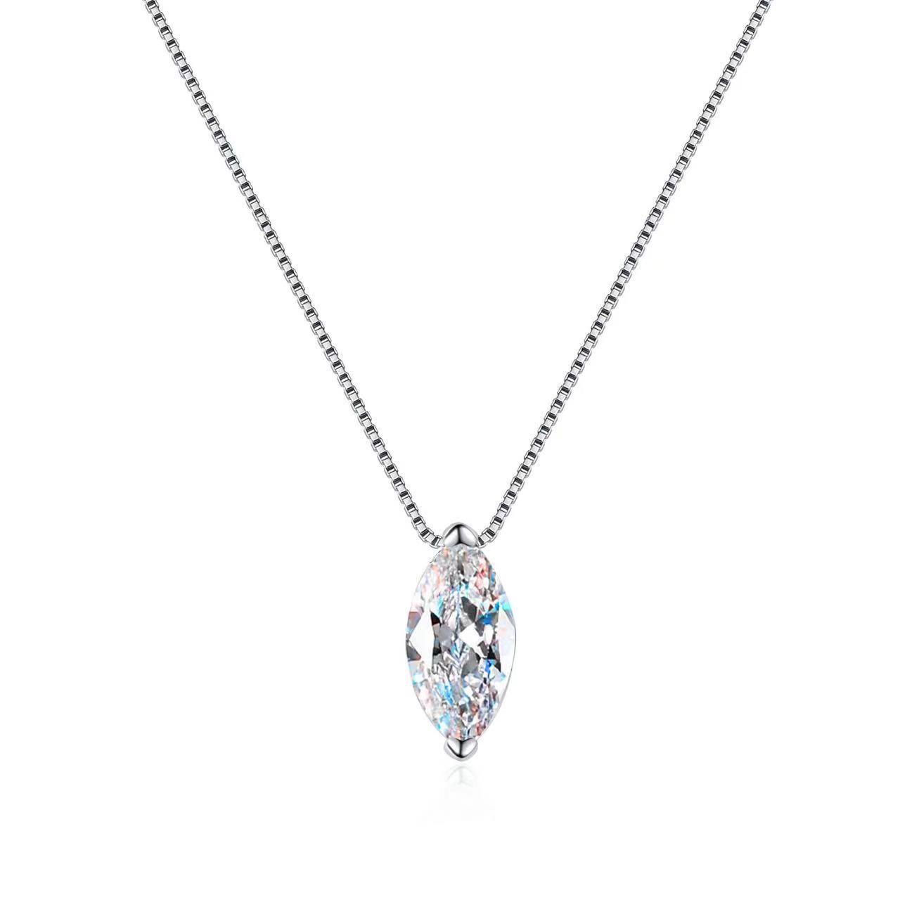 Elegante collar con colgante de moissanita marquesa en plata de ley 925