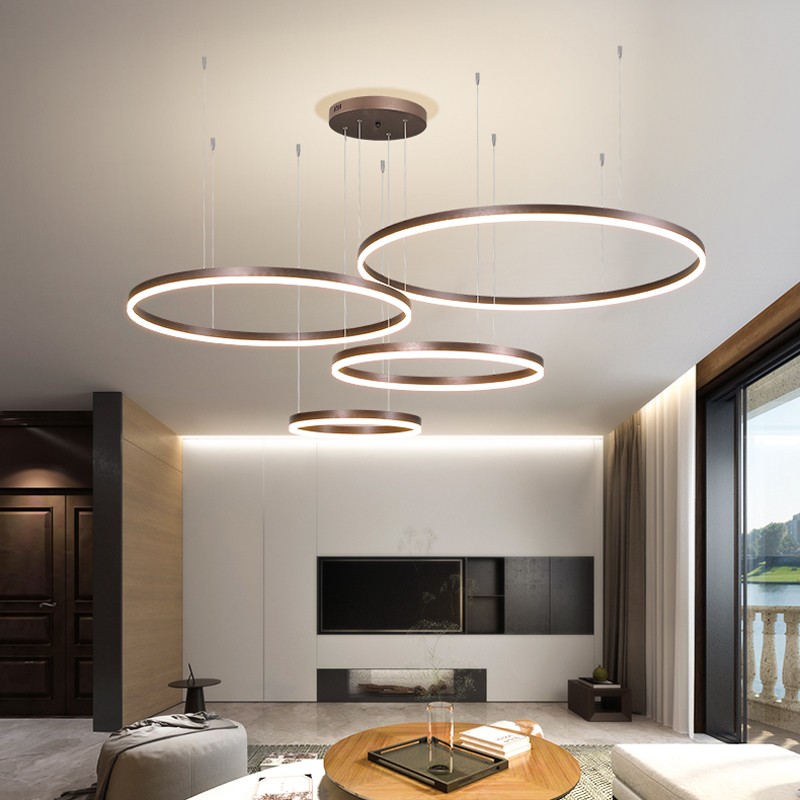 Lámpara de araña LED moderna 2023 - Lámpara de techo con anillos cepillados (dorado y café)