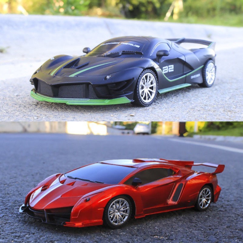 Auto deportivo RC 1:18 con luz LED y control remoto de 2.4G para derrapar a alta velocidad