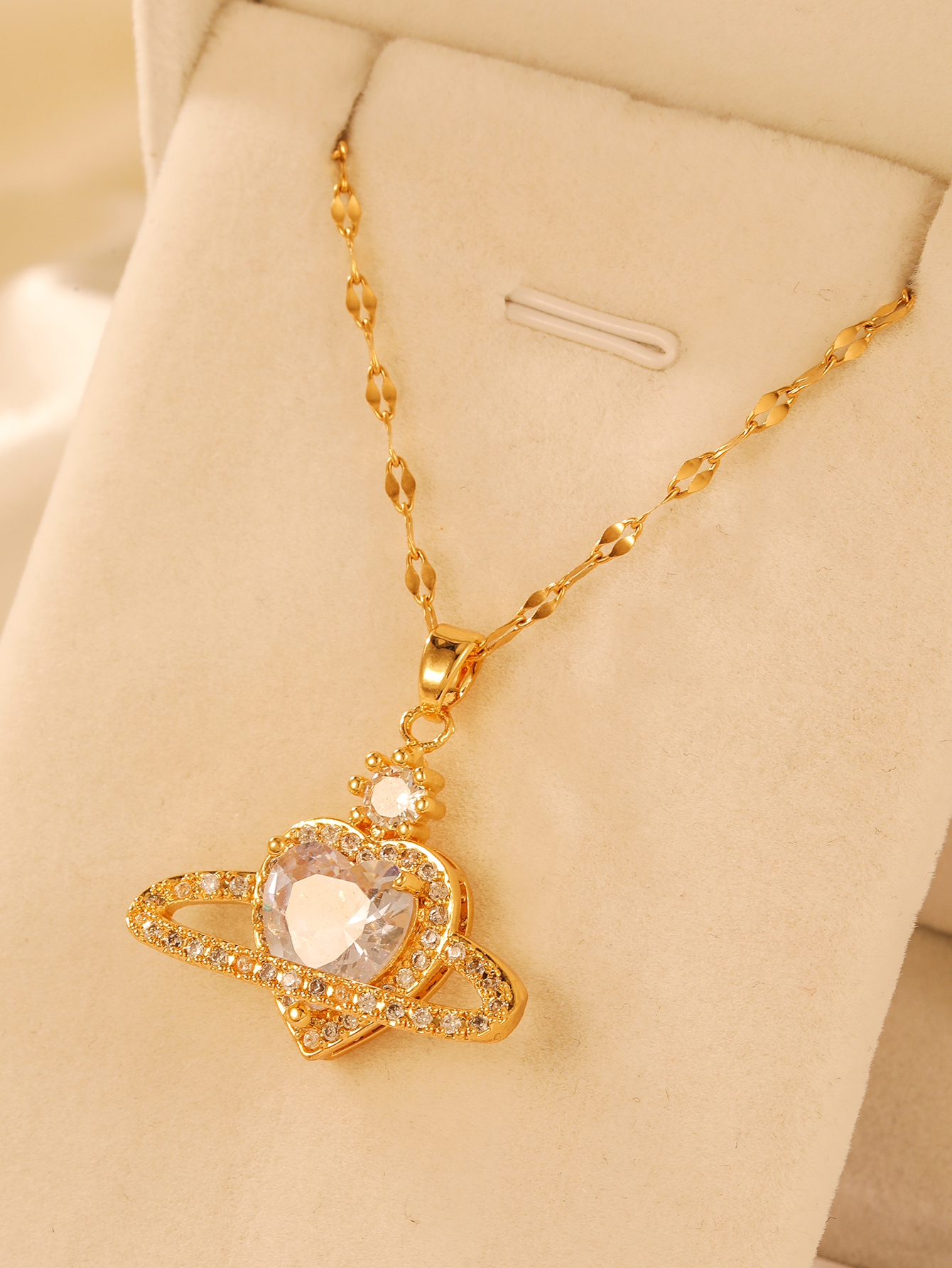 Collar de diamantes de lujo, elegante y ligero, con cadena versátil.