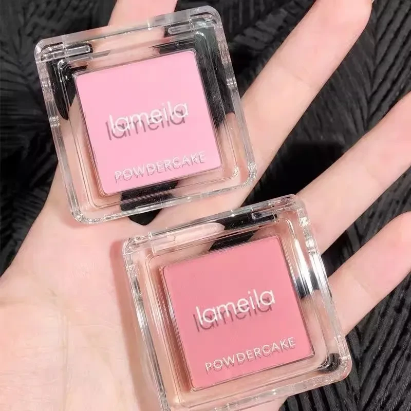 Maquillaje nude monocromático rojo natural