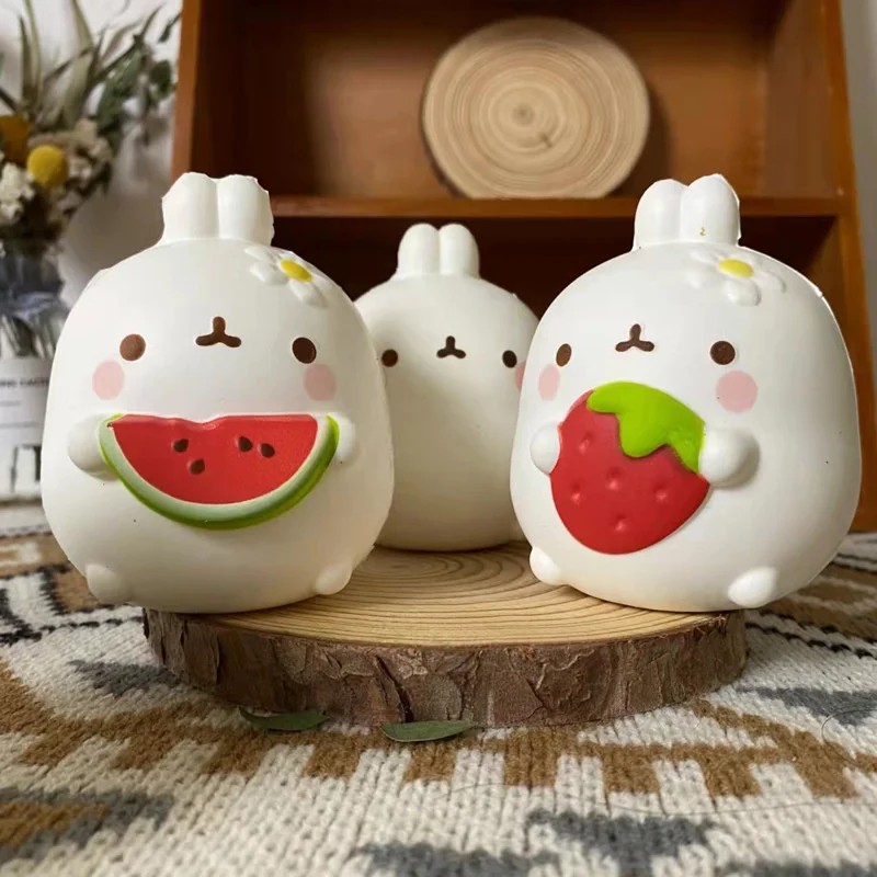 NUEVA Pelota antiestrés jumbo de fresa con forma de pollito y conejo - Kawaii - Conejo antiestrés de crecimiento lento para adultos y niños