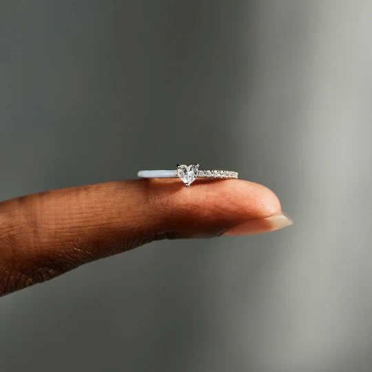 Anillos de corazón esmaltados a juego de Best Bitches