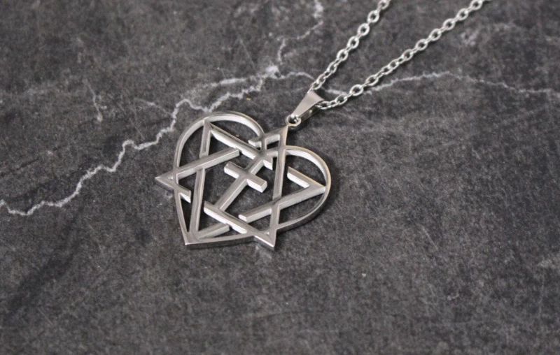 Collar de corazón mesiánico