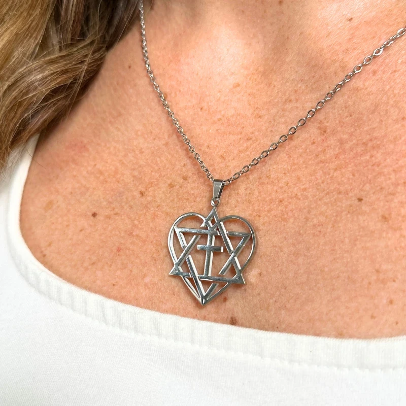 Collar de corazón mesiánico