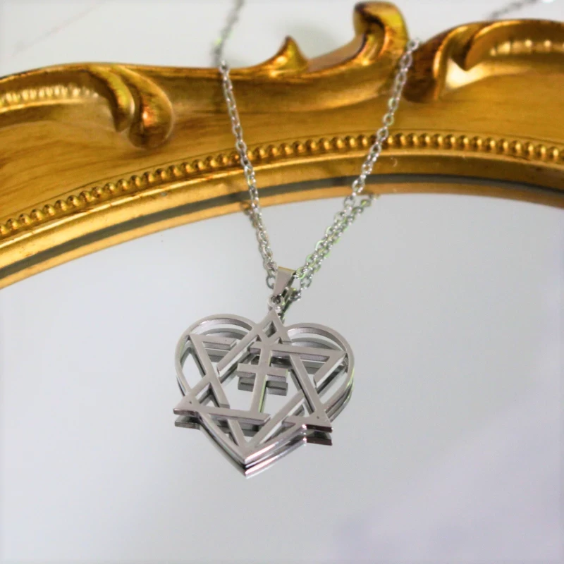 Collar de corazón mesiánico