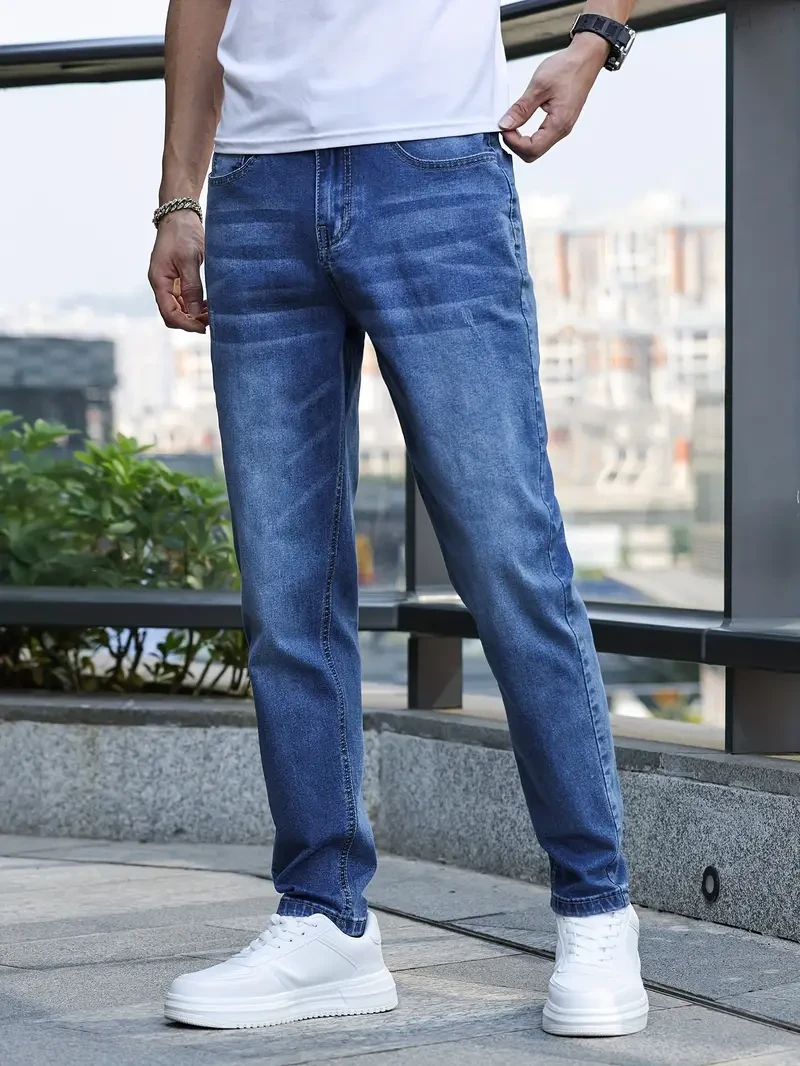 Vaqueros elásticos cómodos para hombre para todas las estaciones: corte ajustado, color liso, estilo urbano para el día a día.