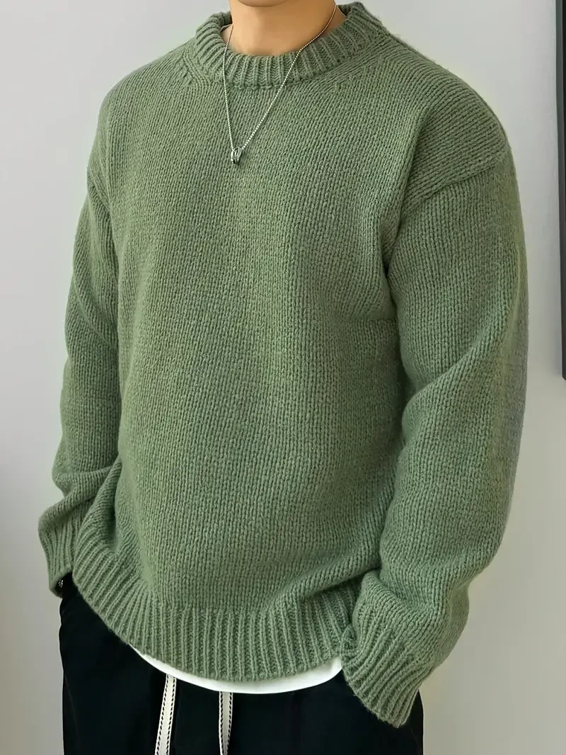 Suéter de punto liso y acogedor para hombre, cuello redondo, tejido de poliéster suave y ligeramente elástico, corte regular, estilo informal para otoño e invierno, manga larga, sin transparencias, fácil de usar.