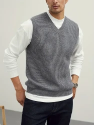 Chaleco de punto cálido de mezcla de lana con cuello en V para hombre: suéter sin mangas estilo preppy cómodo para usar en capas.