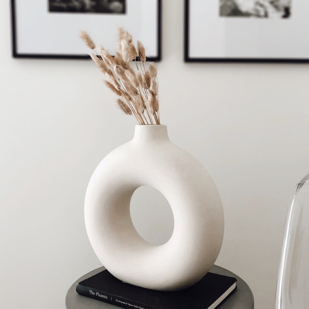 Jarrón nórdico circular hueco de cerámica en forma de donut: elegante maceta para decoración del hogar, sala de estar, oficina y escritorio.