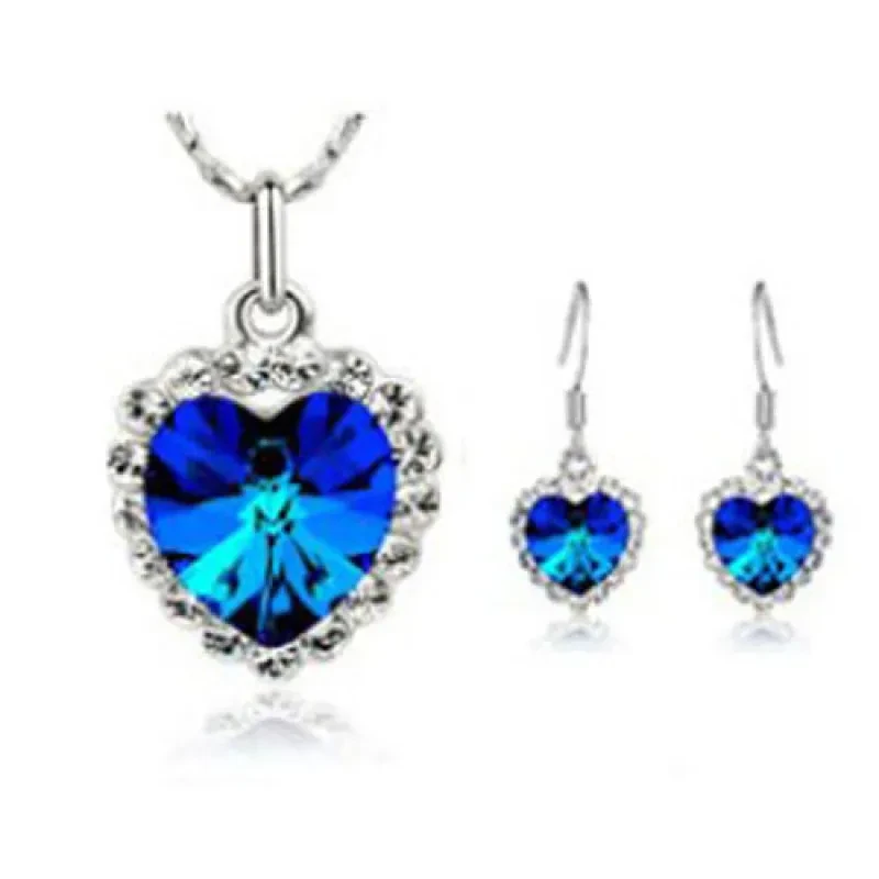 Conjunto de collar y pendientes con estrella del océano
