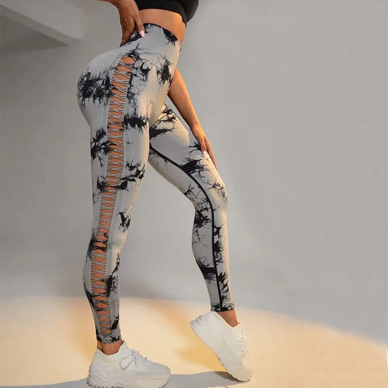 Pantalones de yoga ajustados con estampado tie-dye hueco para mujer