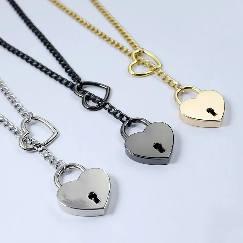 Collar de cadena cubana con cierre de anilla en forma de corazón