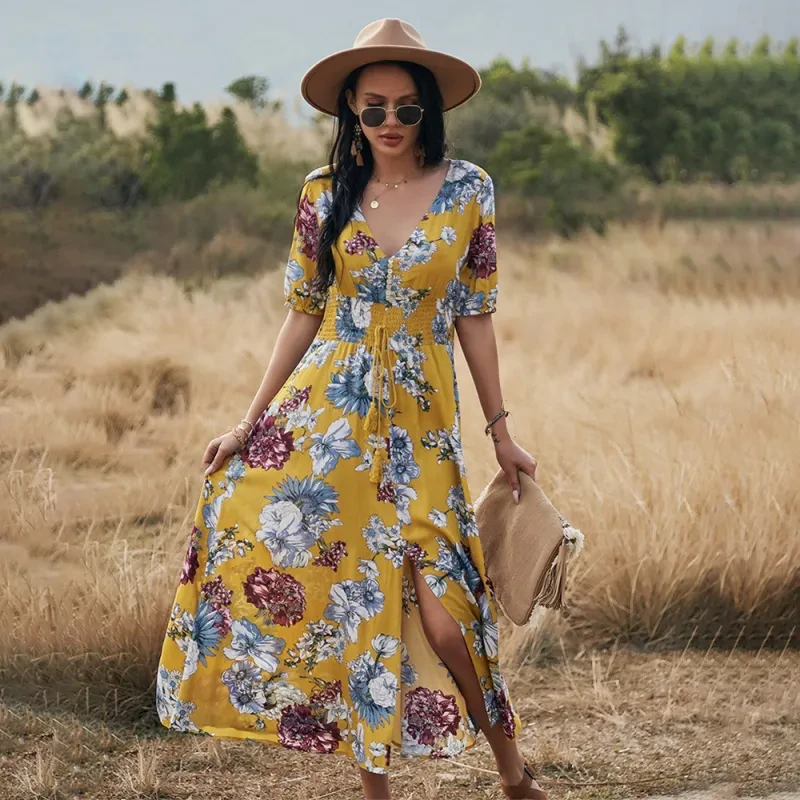 Vestido playero de verano con cintura elástica y escote en V floral