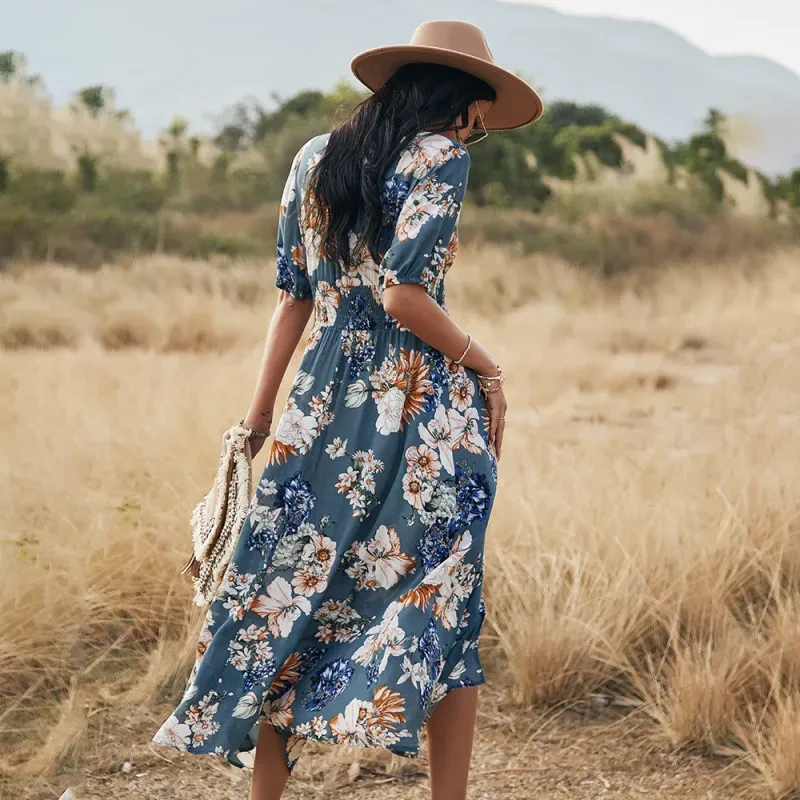 Vestido playero de verano con cintura elástica y escote en V floral