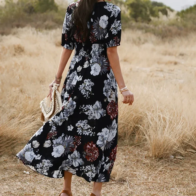 Vestido playero de verano con cintura elástica y escote en V floral