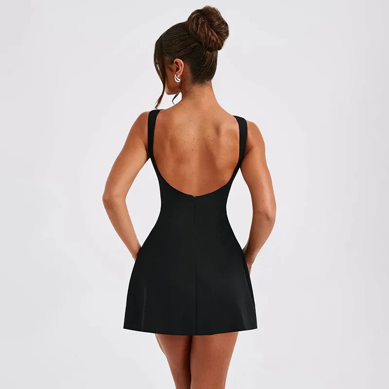Vestido moderno sin mangas y sin espalda