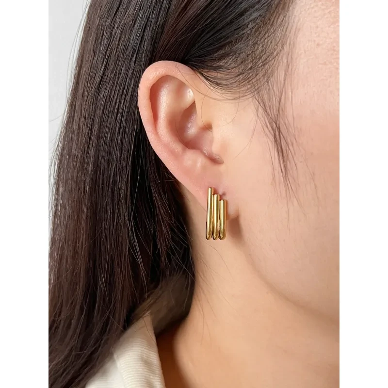Pendientes de acero inoxidable con forma de ala pequeña para mujer