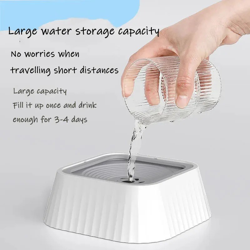 Comedero flotante para perros y gatos.