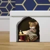 Ratón 3D leyendo un libro en una ratonera - Adhesivo decorativo para pared