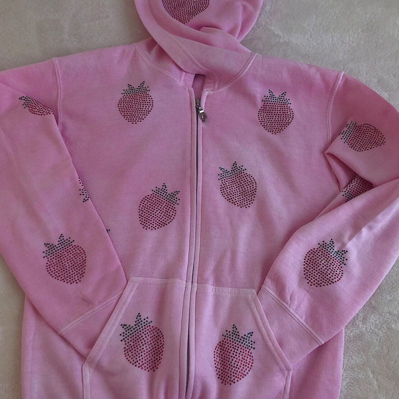 Abrigo holgado con capucha y cremallera con diamantes de imitación y estampado de fresas para mujer