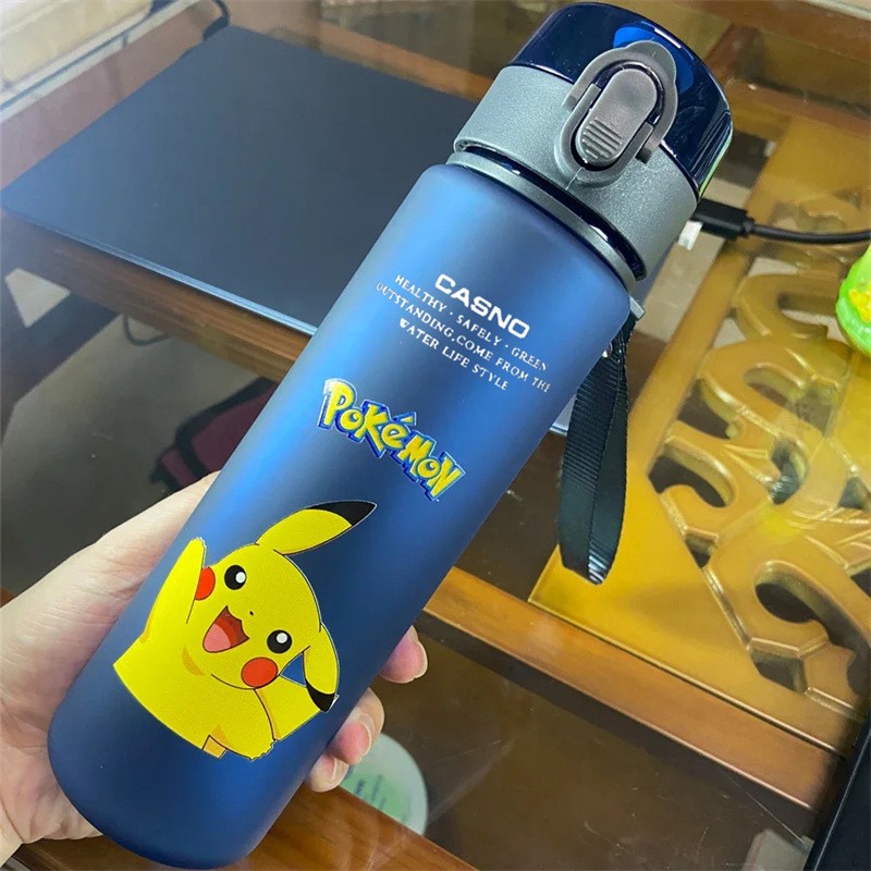 Botella de agua potable MINISO Pikachu de 560 ml, taza de café portátil de gran capacidad, a prueba de fugas, duradera y con dibujos animados.
