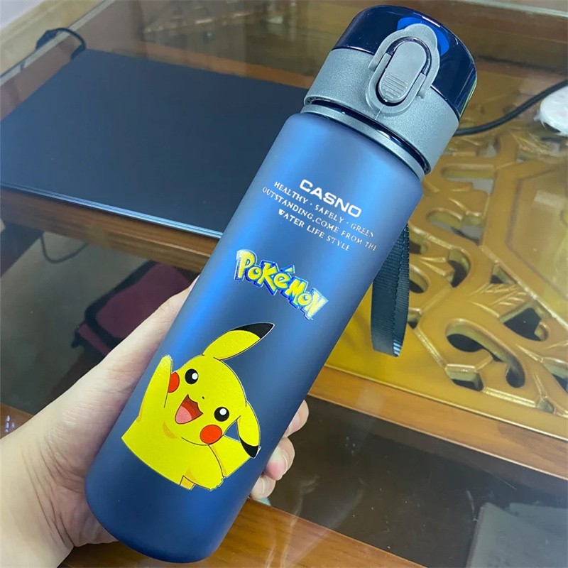 Botella de agua potable MINISO Pikachu de 560 ml, taza de café portátil de gran capacidad, a prueba de fugas, duradera y con dibujos animados.