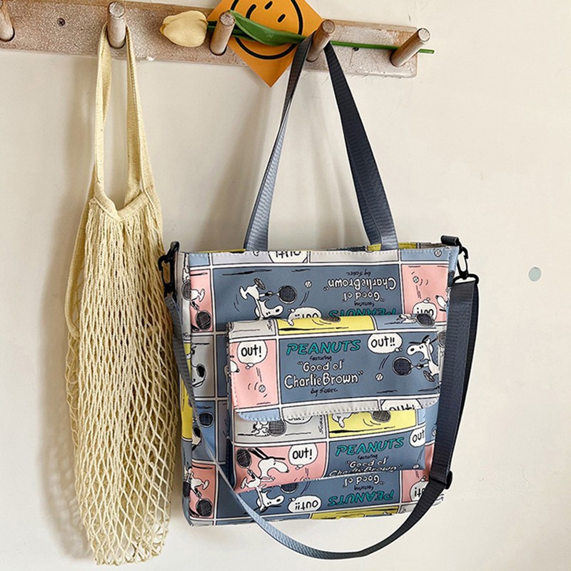 MINISO Bolso de mano con estampado de Snoopy, moderno, de gran capacidad, informal, de un solo hombro, de nailon rosa